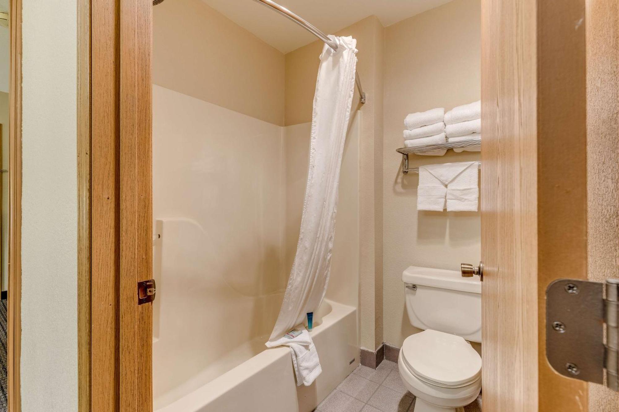 Best Western Lakewinds Лудингтон Экстерьер фото